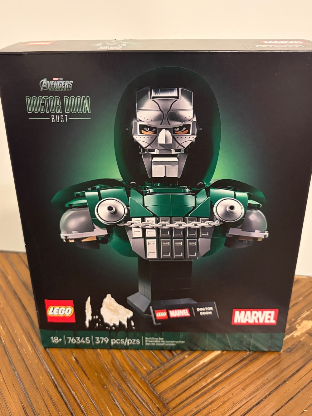 Lego Marvel Doctor Doom Bust in Green and Silver